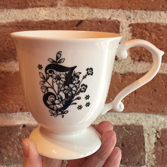 *final markdown* ANTHROPOLOGIE / 'Missus' Monogram Letter J Mug - Picture 4 of 8
